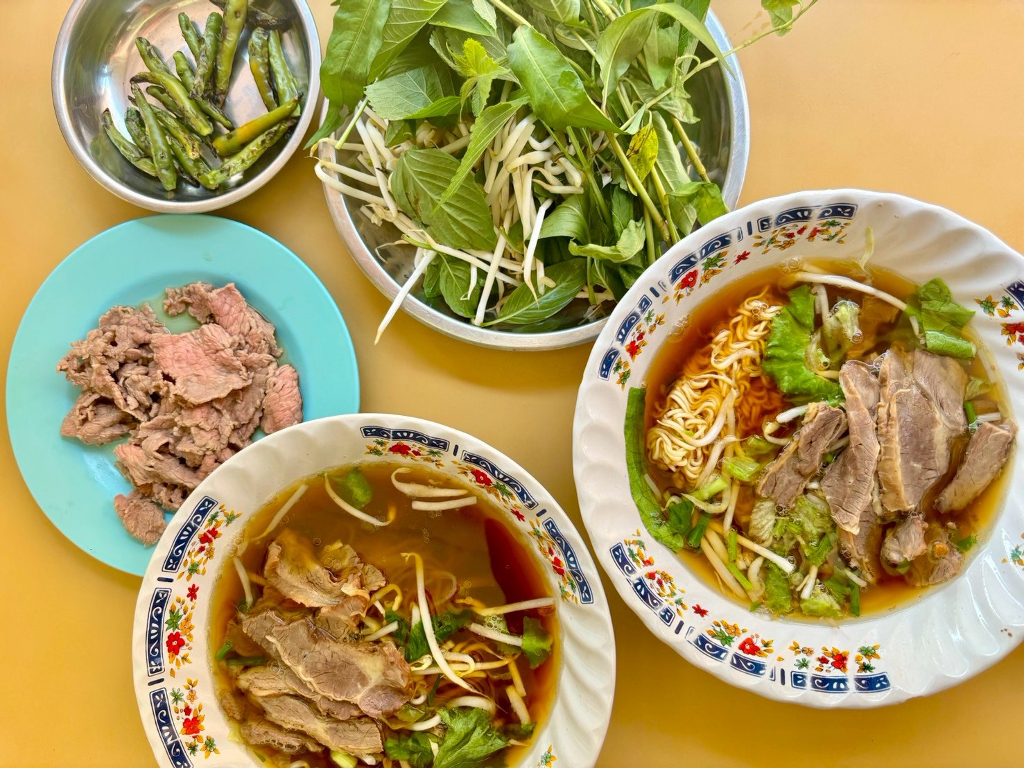 ก๋วยเตี๋ยวเอสโซ่